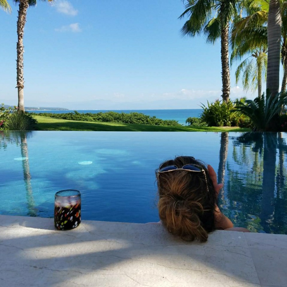 Meet your Posher, Trace